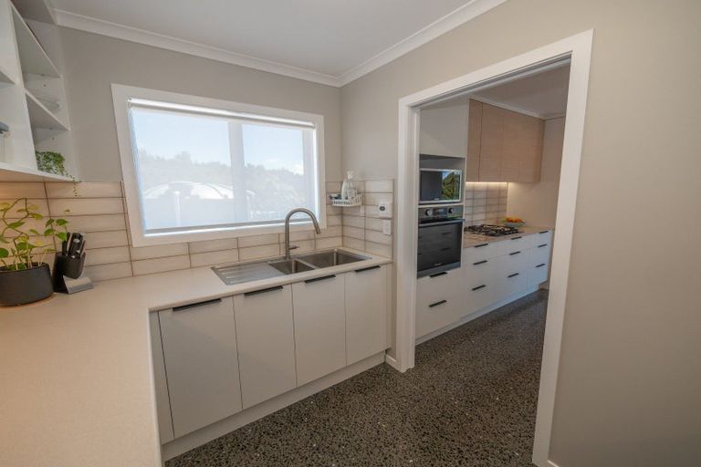 Photo of property in 116 Stratford Drive, Cable Bay, 0420