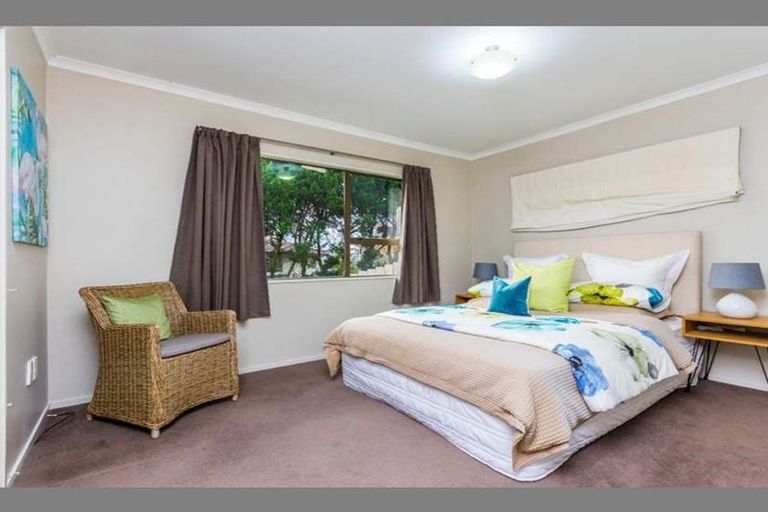 Photo of property in 148 Aviemore Drive, Highland Park, Auckland, 2010