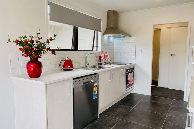 Photo of property in 12 Fourth View Avenue, Beachlands, Auckland, 2018