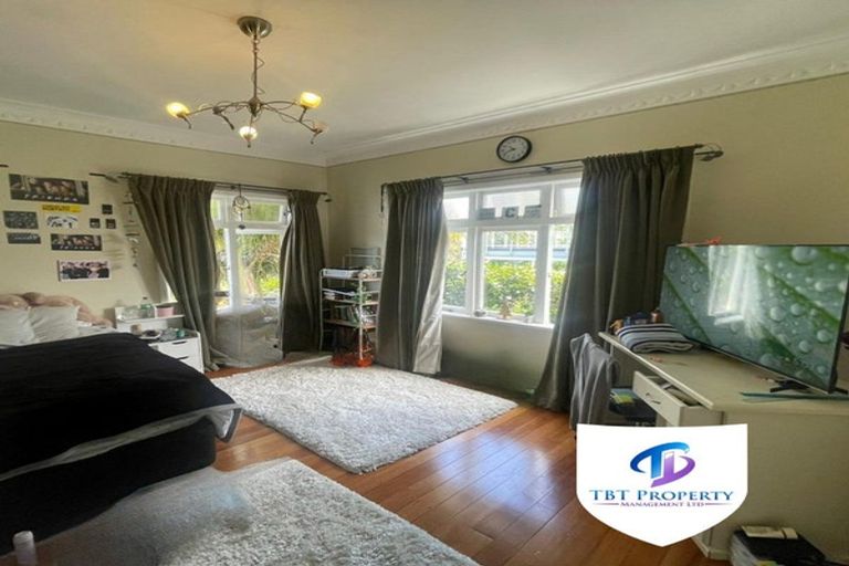 Photo of property in 12a Beach Road, Mellons Bay, Auckland, 2014