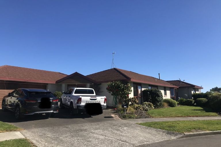 Photo of property in 14 Kilkenny Place, Fitzherbert, Palmerston North, 4410