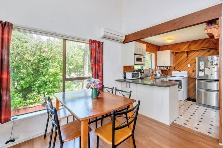 Photo of property in 2/35 Moore Street, Hillcrest, Auckland, 0627