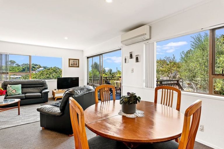 Photo of property in 1/12 Elmira Place, Browns Bay, Auckland, 0630