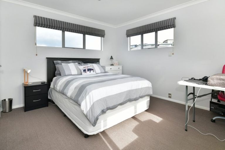 Photo of property in 2 The Ritz, Orewa, 0931