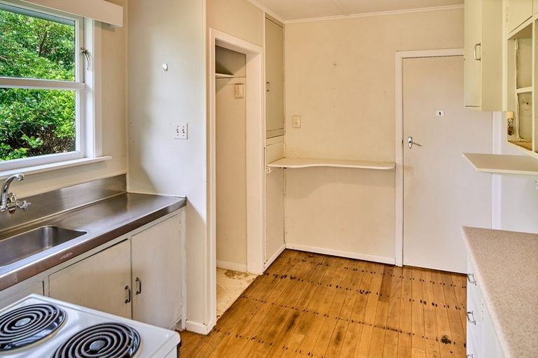 Photo of property in 5a Whitehouse Road, Titahi Bay, Porirua, 5022