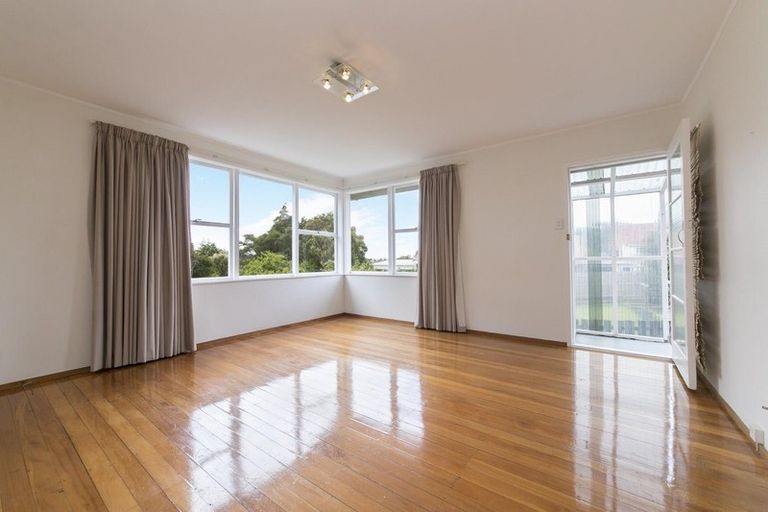 Photo of property in 4/135 Titirangi Road, New Lynn, Auckland, 0600