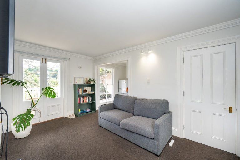 Photo of property in 12 Hadfield Terrace, Bluff Hill, Napier, 4110