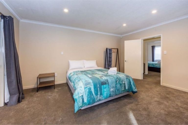 Photo of property in 201 Memorial Avenue, Burnside, Christchurch, 8053