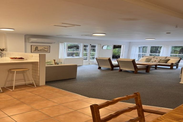 Photo of property in 53a Onedin Place, Titirangi, Auckland, 0604