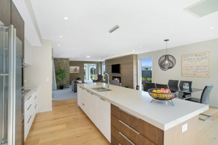 Photo of property in 12 Edgewood Place, Wanaka, 9305
