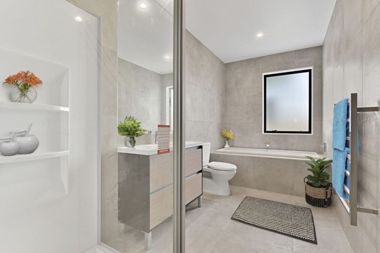 Photo of property in 31 Kukuwai Avenue, Red Beach, 0932