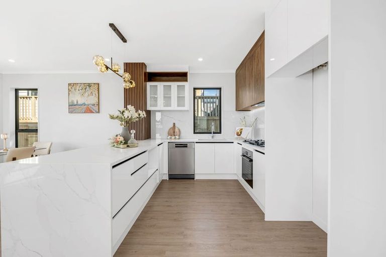 Photo of property in 28 Adamson Road, Flat Bush, Auckland, 2019