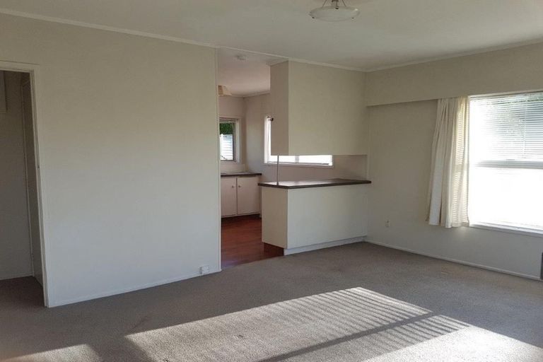 Photo of property in 2/61 Chartwell Avenue, Glenfield, Auckland, 0629