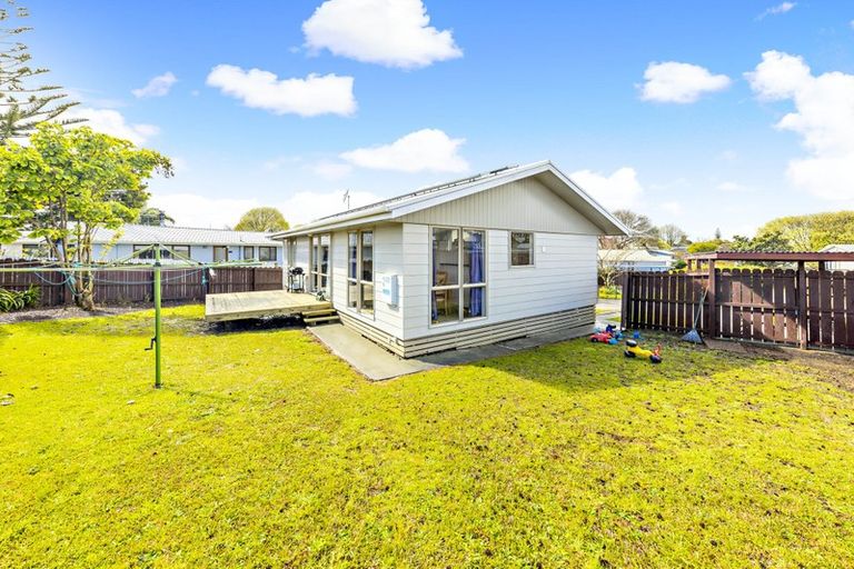 Photo of property in 1/16 Nearco Street, Randwick Park, Auckland, 2105