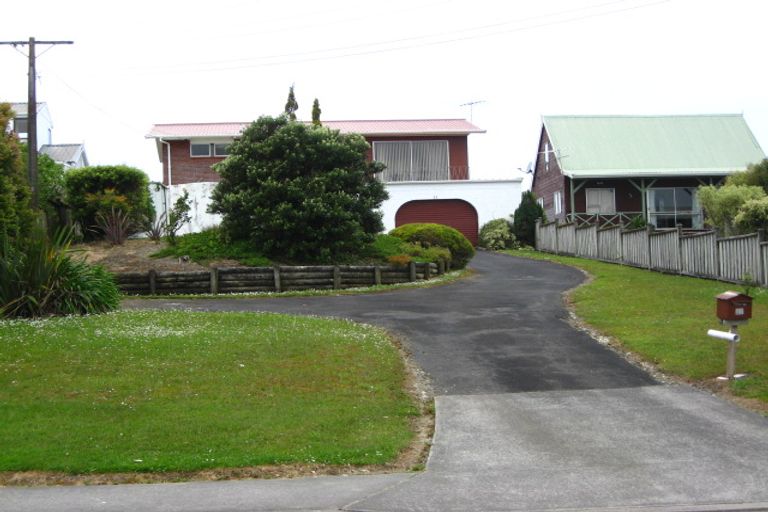 Photo of property in 22 Shakespear Road, Army Bay, Whangaparaoa, 0930