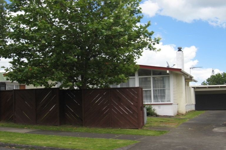 Photo of property in 154 Rowandale Avenue, Manurewa, Auckland, 2102