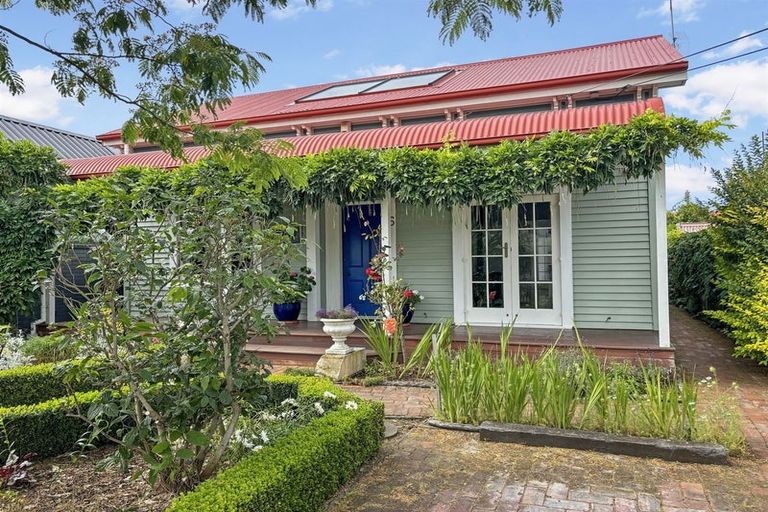 Photo of property in 16 Hastings Street West, Sydenham, Christchurch, 8023