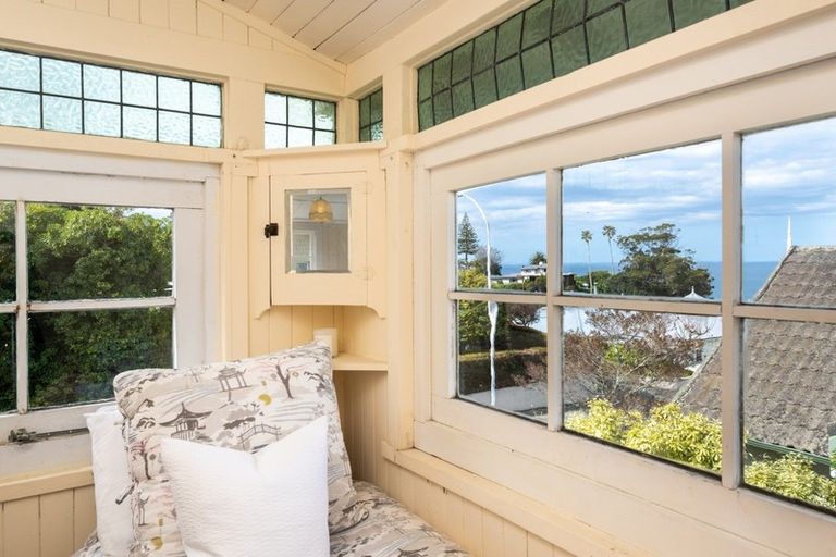 Photo of property in 12 Lighthouse Road, Bluff Hill, Napier, 4110