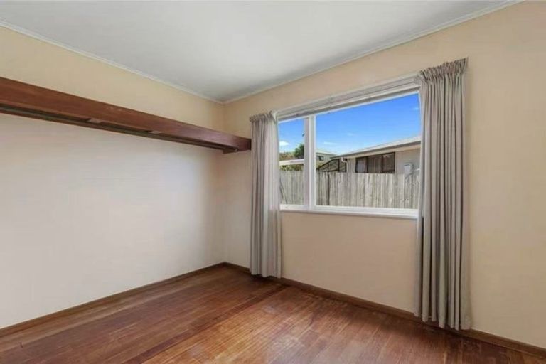 Photo of property in 1/30 Lyttelton Avenue, Forrest Hill, Auckland, 0620