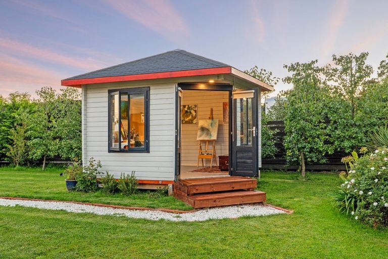 Photo of property in 6 Orchard Lane, Amberley, 7410