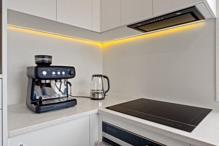 Photo of property in 2/19 Flanshaw Road, Te Atatu South, Auckland, 0610