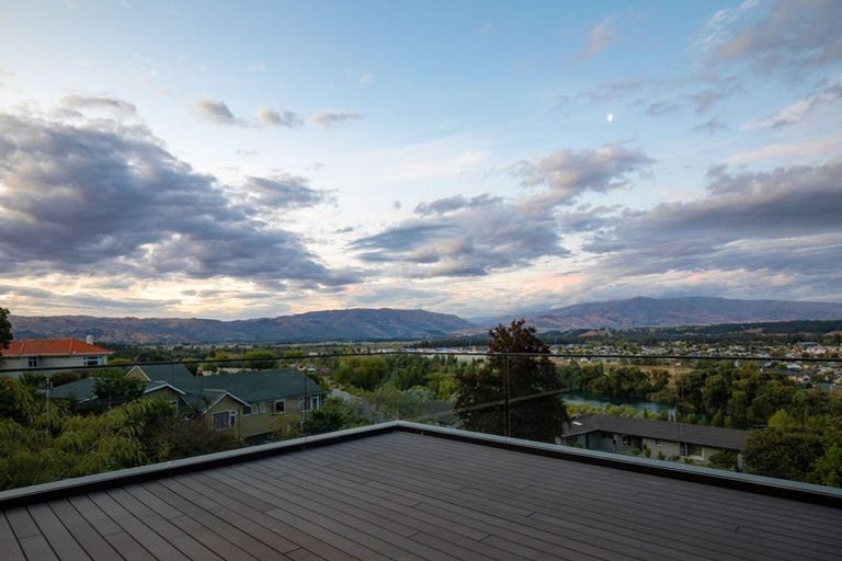 Photo of property in 10 Hawkdun Place, Bridge Hill, Alexandra, 9320