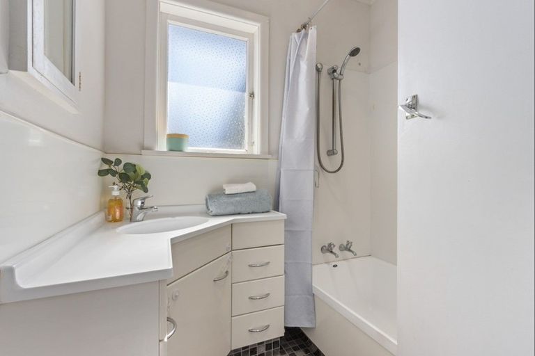 Photo of property in 7 Palmerston Road, Havelock North, 4130