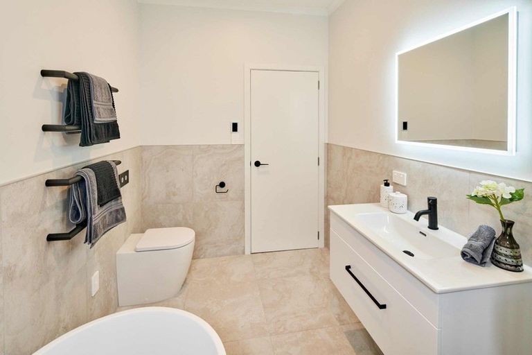 Photo of property in 8 Huia Street, Petone, Lower Hutt, 5012