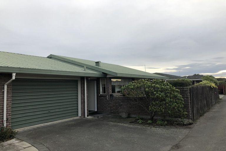 Photo of property in 2/54a Aorangi Road, Bryndwr, Christchurch, 8053