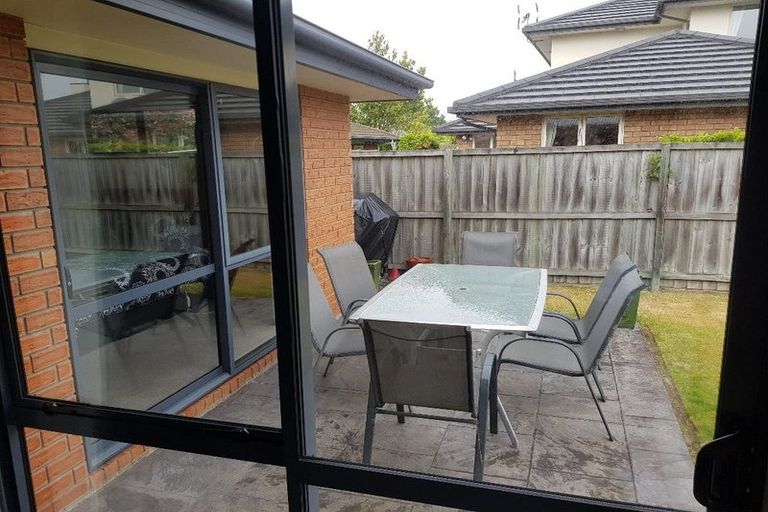 Photo of property in 6a Blarney Place, Casebrook, Christchurch, 8051
