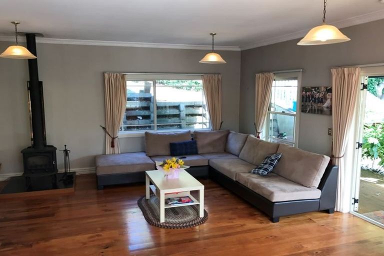 Photo of property in 294a Main Road, Tawa, Wellington, 5028