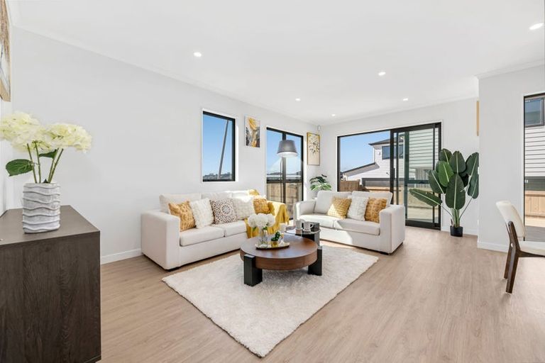 Photo of property in 28 Adamson Road, Flat Bush, Auckland, 2019