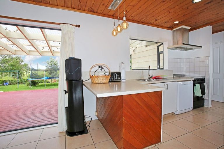 Photo of property in 42 Codlin Road, Waiuku, 2683