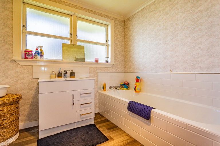 Photo of property in 50 Ward Street, Raetihi, 4632