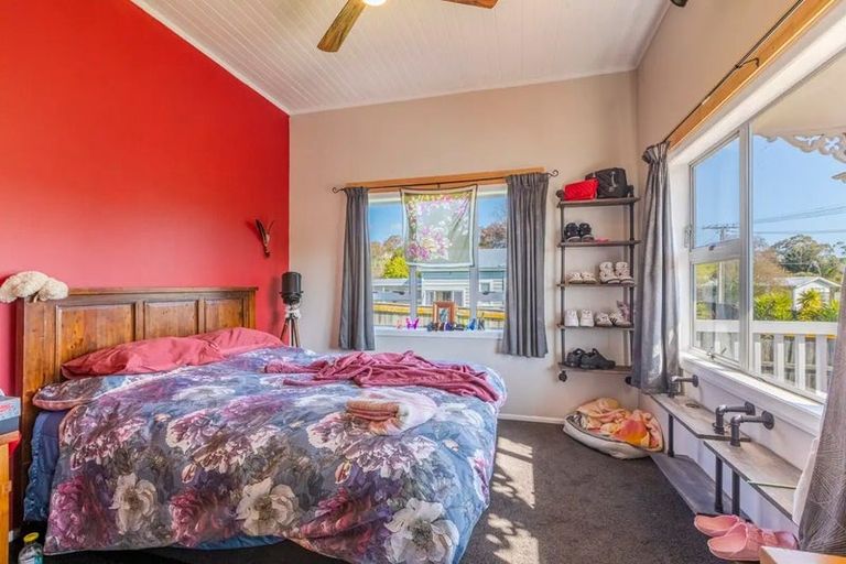 Photo of property in 17 Watts Street, Waipawa, 4210