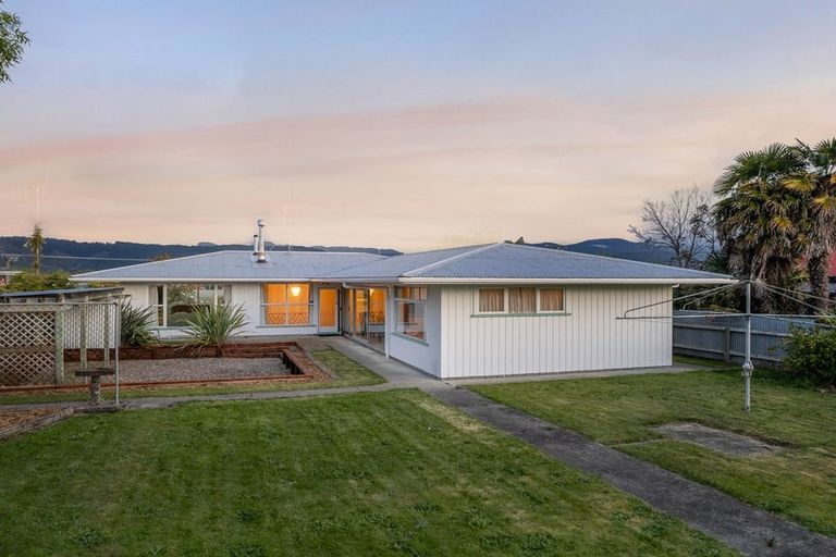 Photo of property in 115 Winchester Street, Levin, 5510