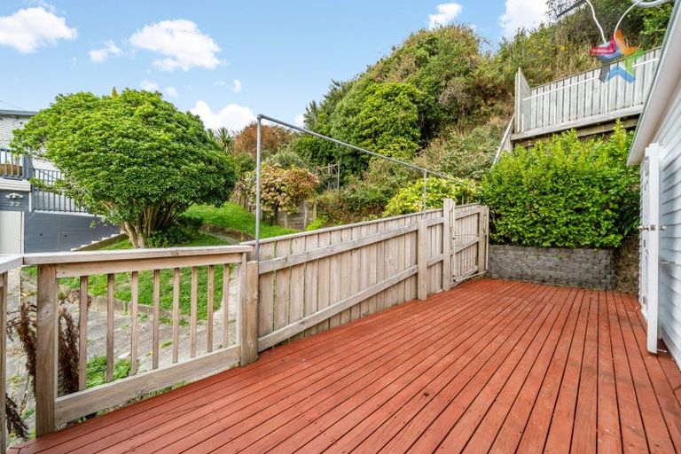 Photo of property in 28 Hollies Crescent, Johnsonville, Wellington, 6037