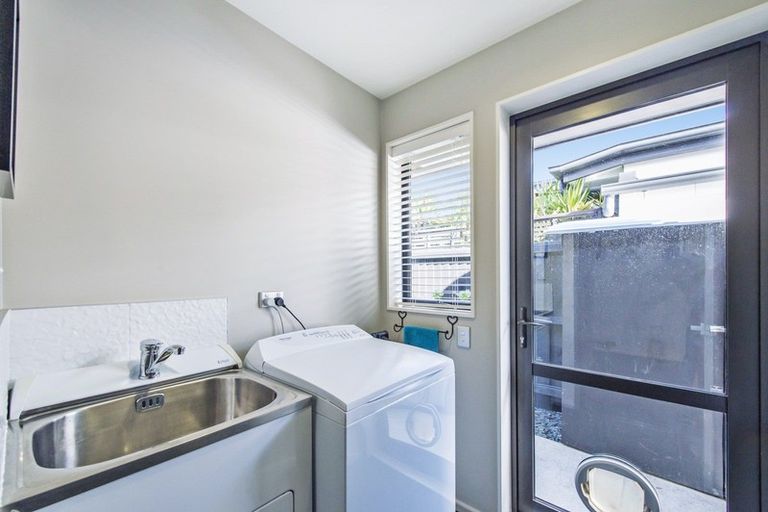 Photo of property in 17 Old Red Barn Road, Halswell, Christchurch, 8025