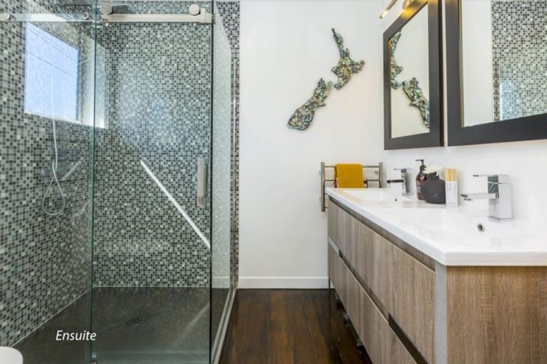 Photo of property in 54 Whitemans Road, Silverstream, Upper Hutt, 5019