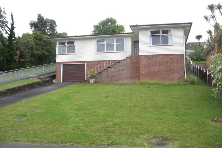 Photo of property in 37 Hatherlow Street, Glenfield, Auckland, 0629