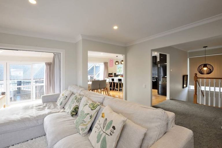 Photo of property in 5 Bellcroft Place, Belmont, Auckland, 0622