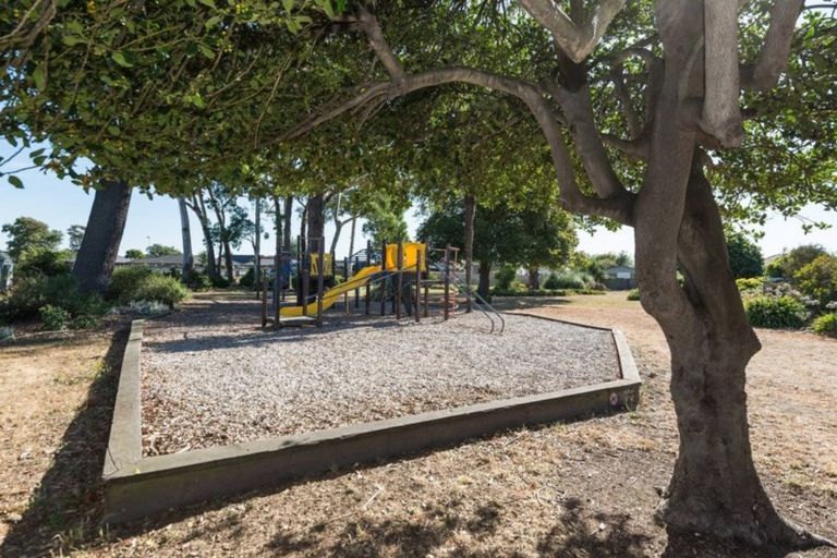 Photo of property in 1/20 Mchaffies Place, Wainoni, Christchurch, 8061