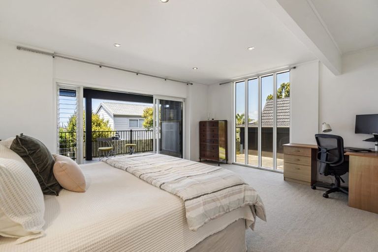 Photo of property in 22 Summit Drive, Torbay, Auckland, 0630