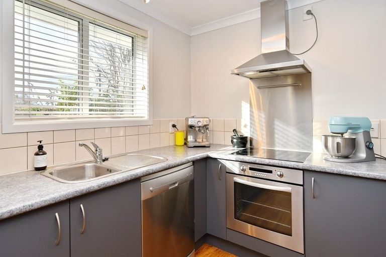 Photo of property in 11 Hannah Place, Redwood, Christchurch, 8051