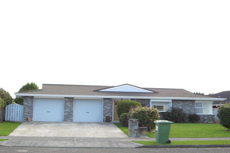 Photo of property in 16 Easton Way, Levin, 5510