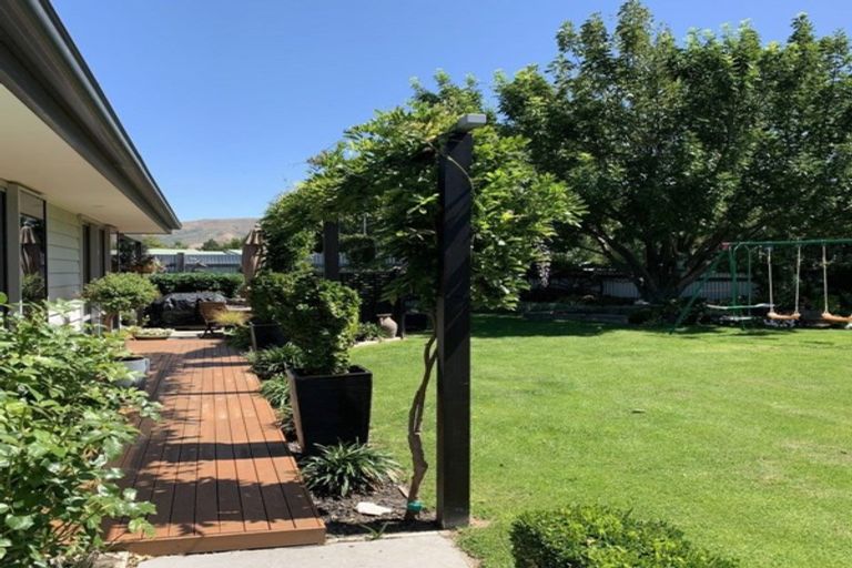 Photo of property in 1 Sunhaven Cove, Cromwell, 9310