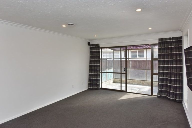 Photo of property in 2/17 Apollo Place, Papanui, Christchurch, 8052