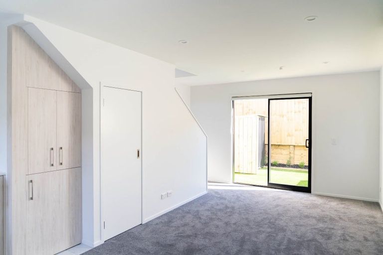 Photo of property in 3/21 Karamu Street, Te Atatu Peninsula, Auckland, 0610