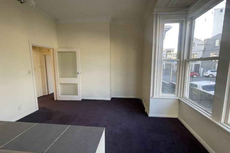 Photo of property in 20 Roxburgh Street, Mount Victoria, Wellington, 6011