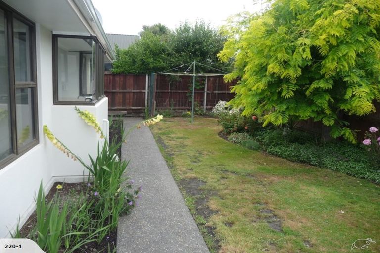 Photo of property in 2/35 Chipping Lane, Redwood, Christchurch, 8051